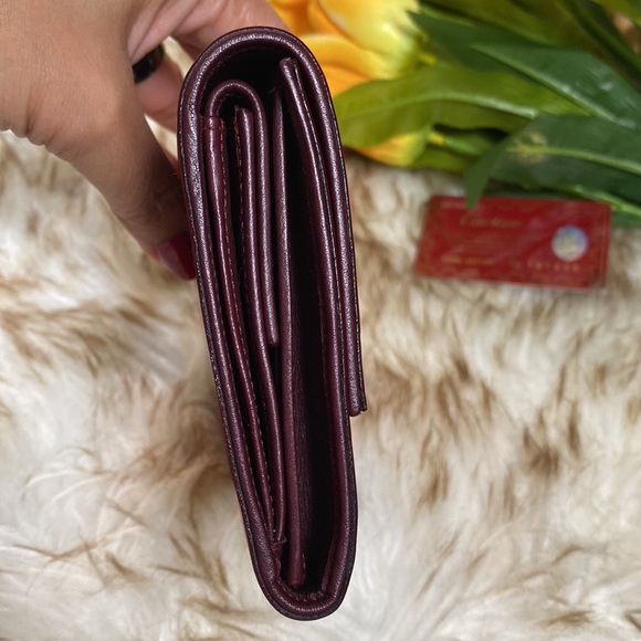 Cartier Trifold Wallet in Patent Leather with unbranded multicolor chain - Picture 6 of 13